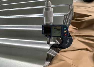 Αγορά 60-275g/M2 βιομηχανικό γαλβανισμένο ζαρωμένο φύλλο υλικού κατασκευής σκεπής, φύλλα Tole υλικού κατασκευής σκεπής σιδήρου online manufacture