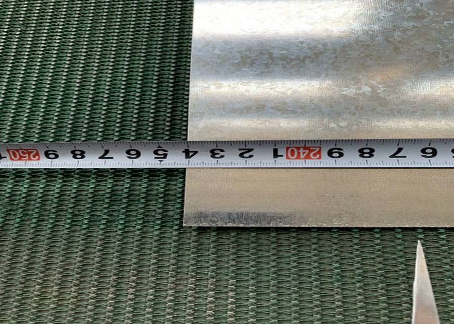 0.3–3.0mm Μεγάλα Γκλίτερ Γαλβανισμένα Εν Θερμώ Χαλύβδινα Φύλλα Πλάτους 35–1250mm για Εφαρμογές Επένδυσης Εξωτερικών Τοίχων