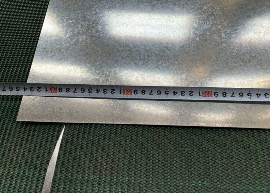 0.3–3.0mm Μεγάλα Γκλίτερ Γαλβανισμένα Εν Θερμώ Χαλύβδινα Φύλλα Πλάτους 35–1250mm για Εφαρμογές Επένδυσης Εξωτερικών Τοίχων