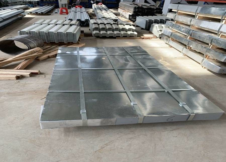 0.15–3.8mm Γαλβανισμένο εν θερμώ χάλυβα Z275 με κανονικό σπινθήρα SGCC DX51D για εφαρμογές σε κοντέινερ και κατασκευές